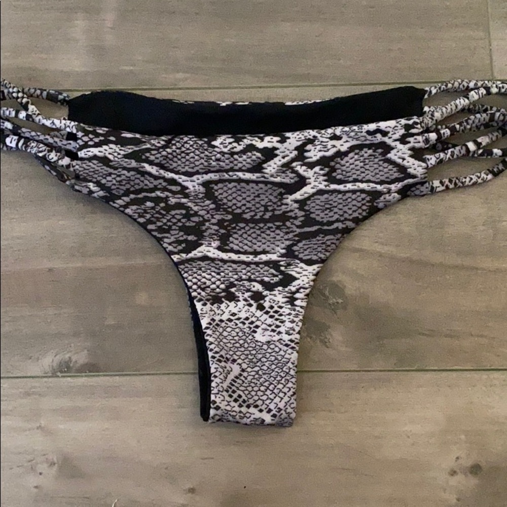 Bikini bottoms - Picture 2 of 2